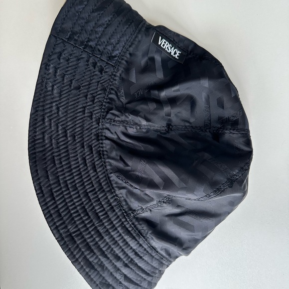 Unisex VERSACE Monogram Bucket Hat Reversible *Like New* - Picture 7 of 8